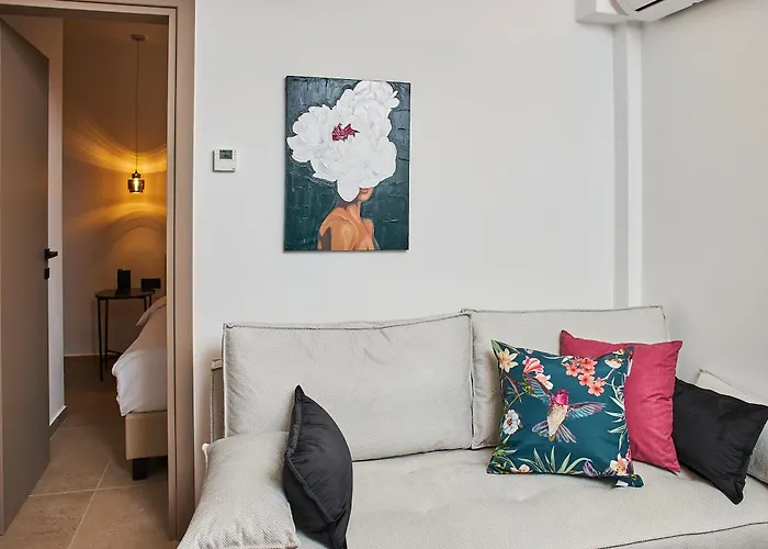 Magenta Luxury Apartments By Binobi!