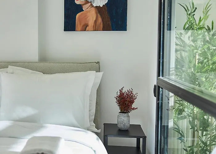Magenta Luxury Apartments By Binobi!